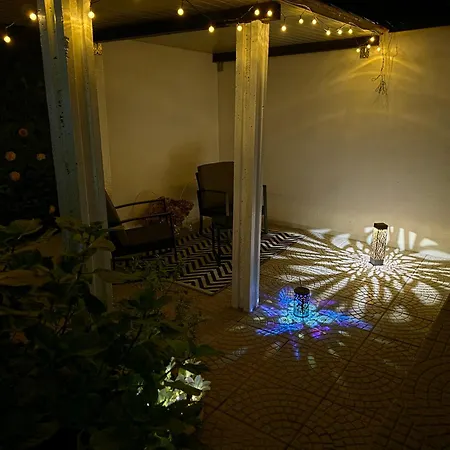 Lily Loggiadeifiori With Private Patio Near Station, Bus And Swiss Boarder 펜션