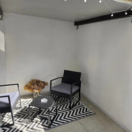 Lily Loggiadeifiori With Private Patio Near Station, Bus And Swiss Boarder * 코모